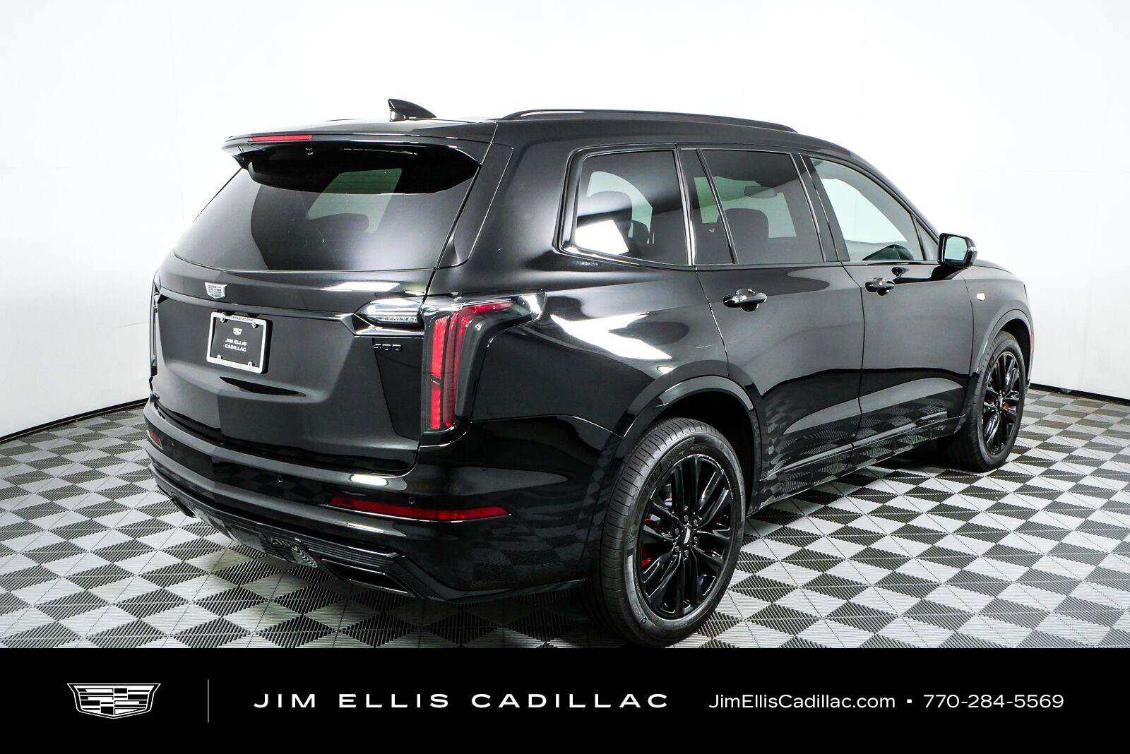 Used 2024 Cadillac XT6 Sport w/ LPO, ONYX Package AWD/4WD image 3