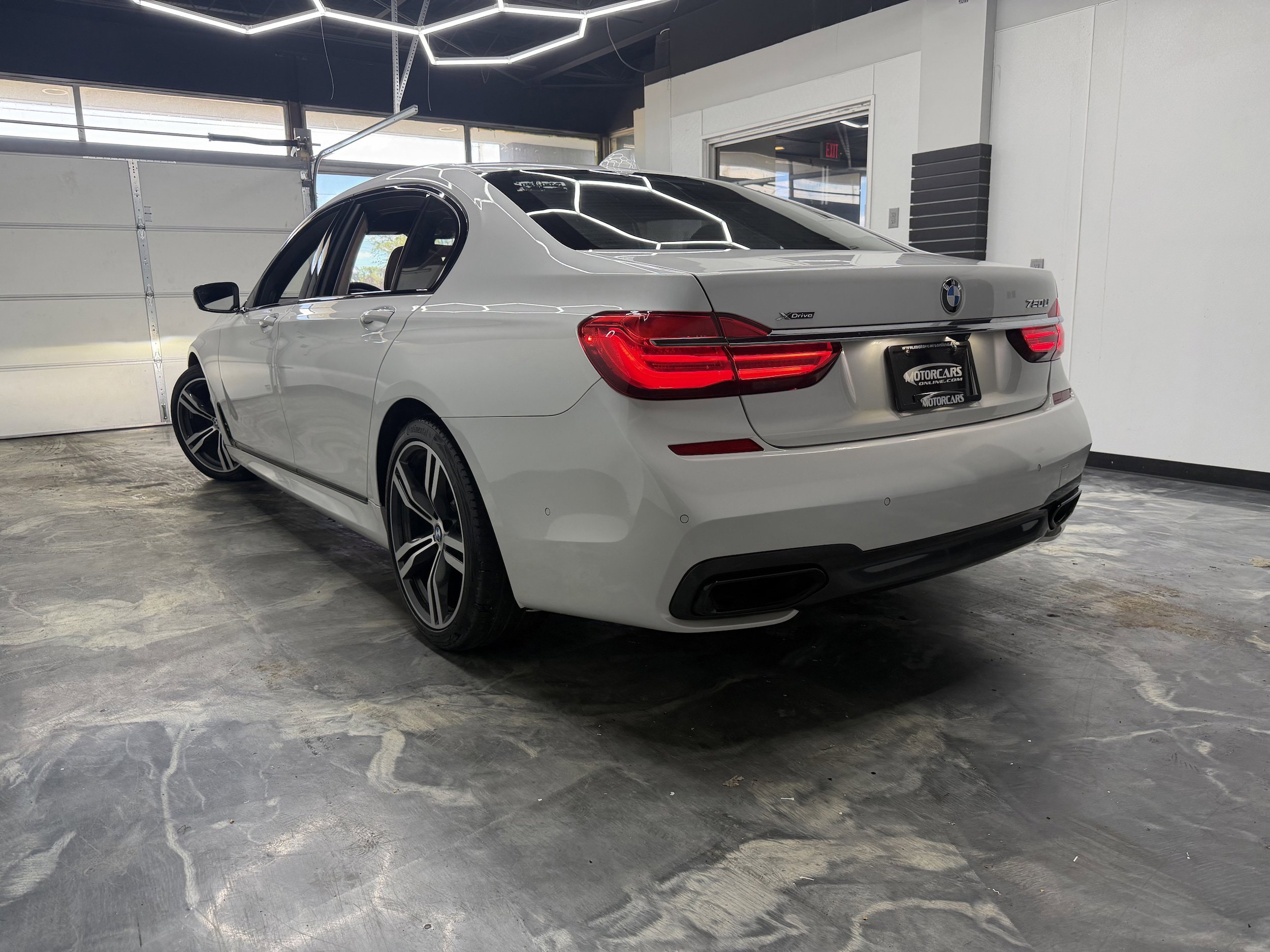 Used 2018 BMW ALPINA B7 xDrive AWD/4WD image 10