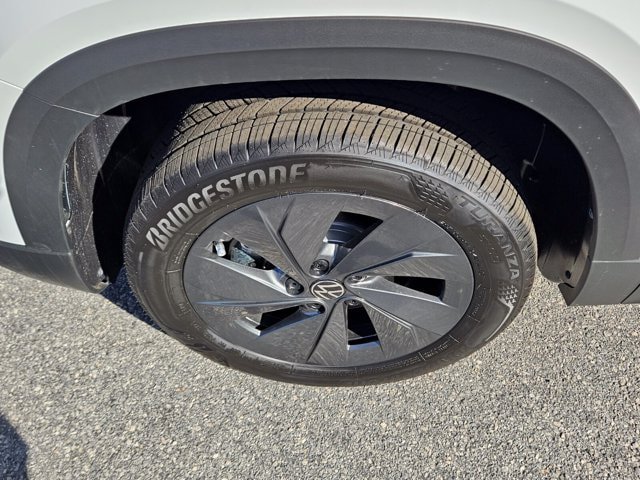New 2026 Volkswagen Taos S FWD image 16