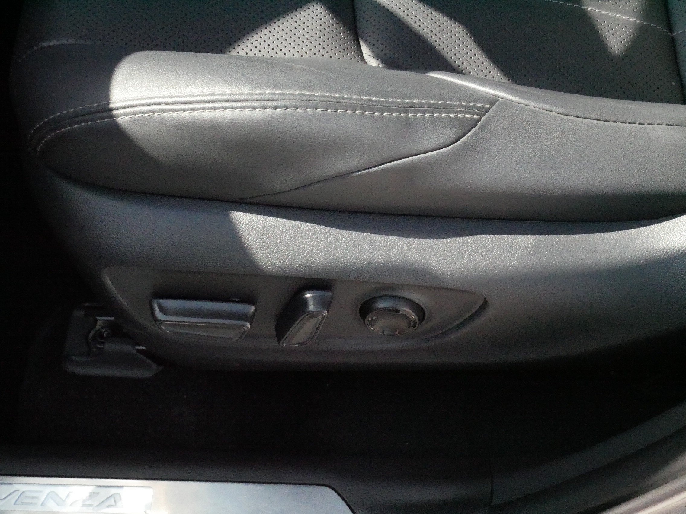 Certified 2024 Toyota Venza Limited AWD/4WD image 20