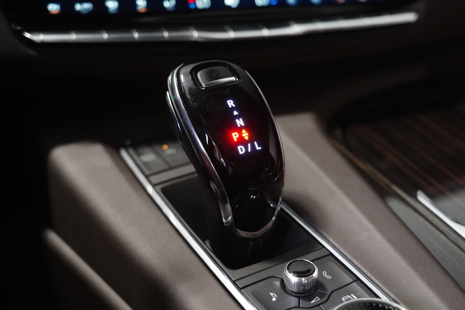 Used 2022 Cadillac Escalade Premium Luxury AWD/4WD image 26