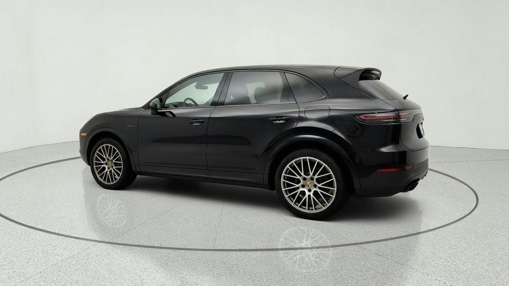 Used 2022 Porsche Cayenne Platinum Edition w/ Premium Package Plus AWD/4WD image 7