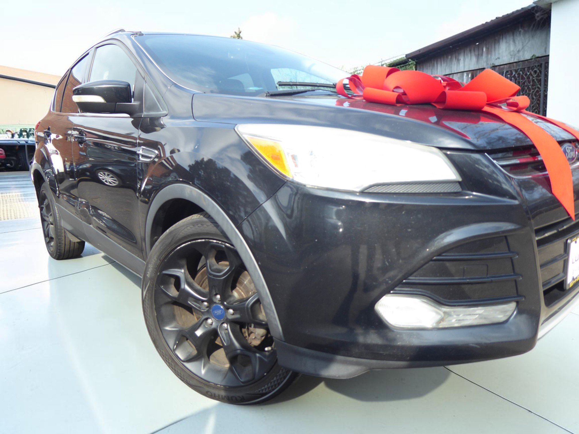 Used 2015 Ford Escape Titanium FWD image 1