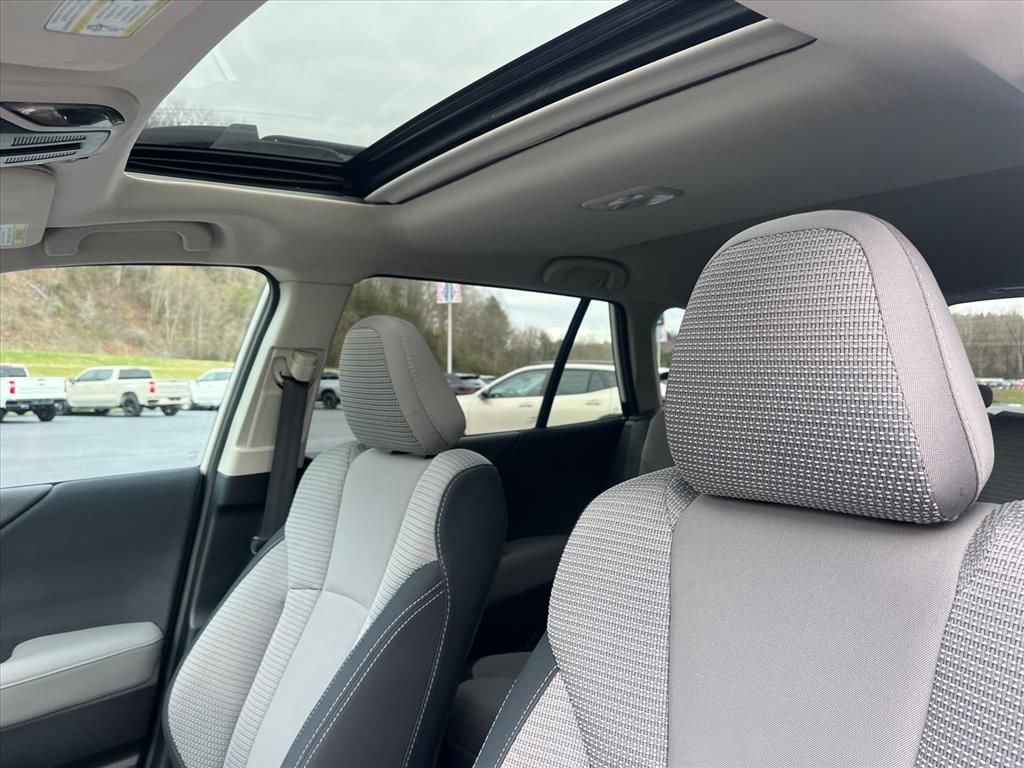 Used 2025 Subaru Outback Premium image 8