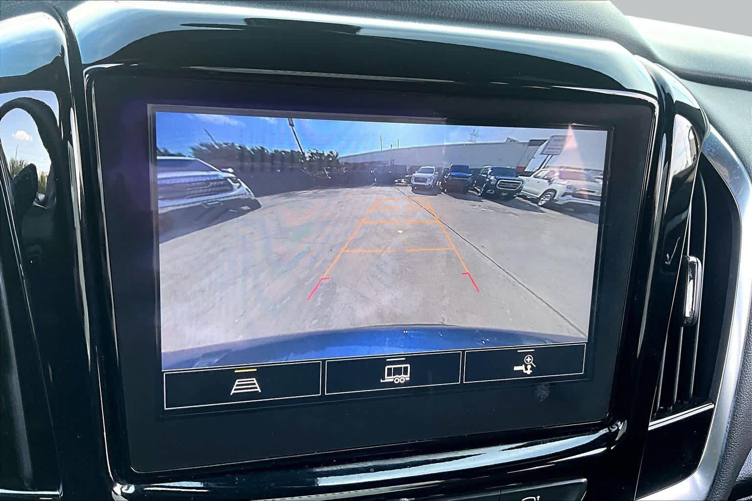 Used 2023 Chevrolet Traverse LT FWD image 27