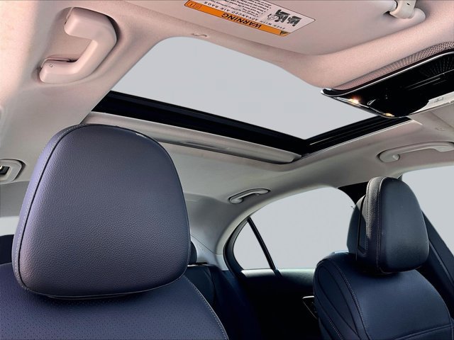 Used 2022 Mercedes-Benz C 300 Sedan image 17