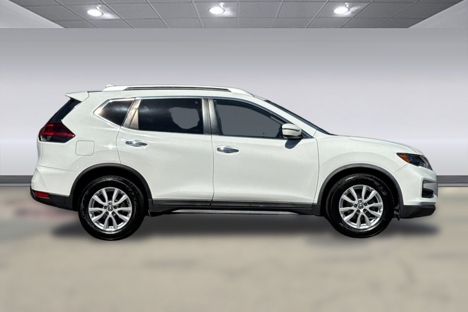 Used 2020 Nissan Rogue SV FWD image 8