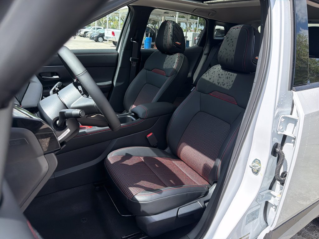 New 2026 Nissan Kicks SR w/ SR Premium Package FWD image 30