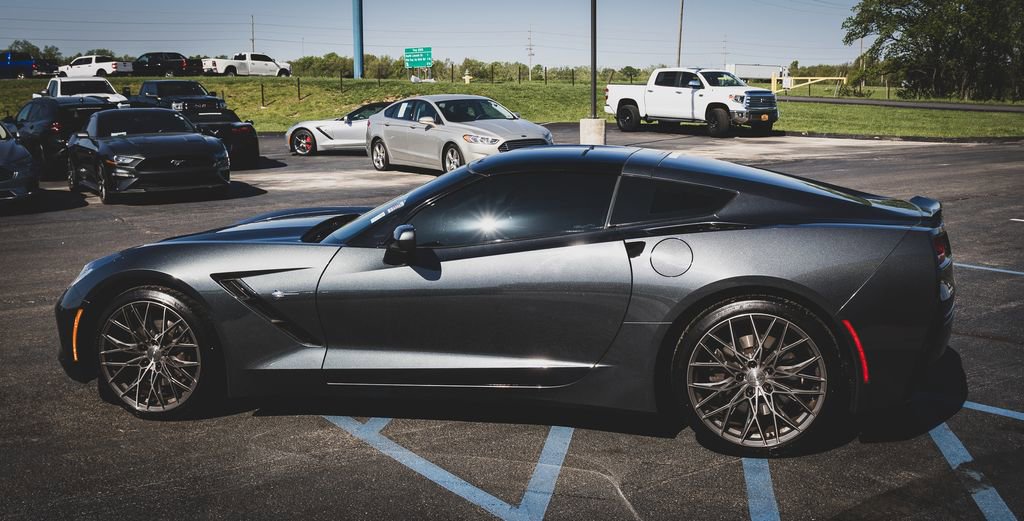 Used 2018 Chevrolet Corvette Stingray Coupe w/ 1LT RWD image 17