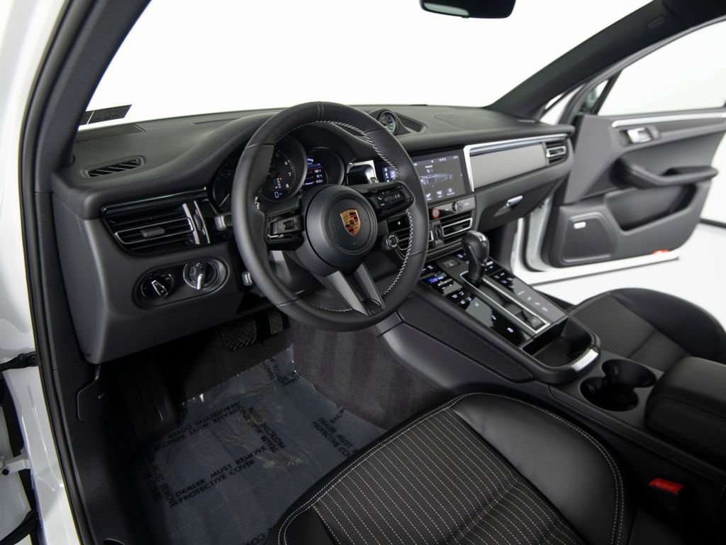 New 2026 Porsche Macan Turbo image 4