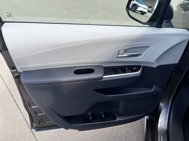 Used 2024 Toyota Sienna XLE image 9