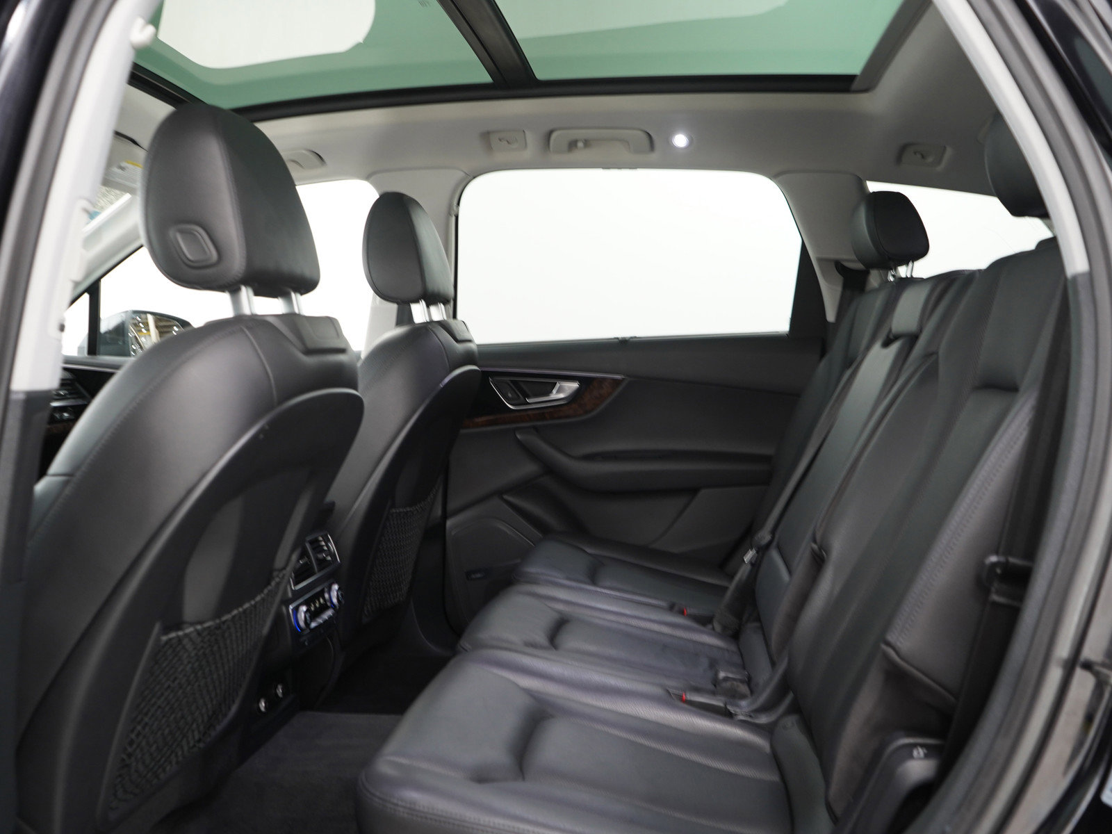 Used 2018 Audi Q7 3.0T Prestige w/ Prestige Package AWD/4WD image 17