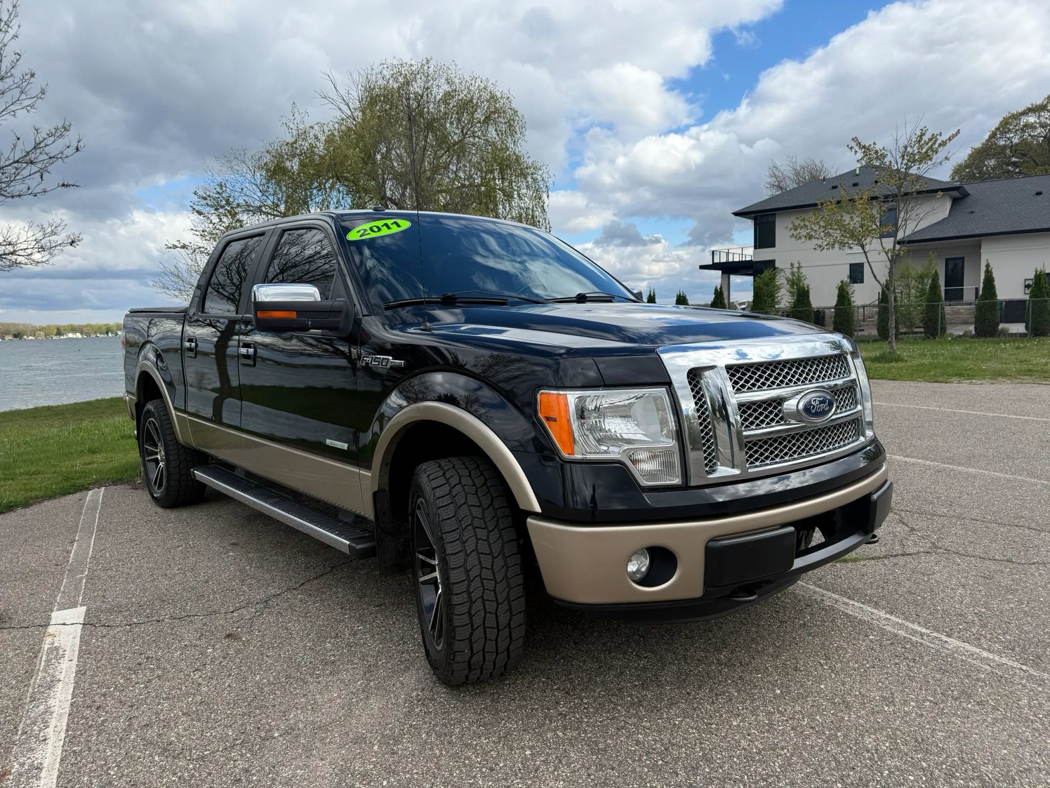 Used 2011 Ford F150 Lariat w/ Lariat Chrome Pkg AWD/4WD image 3