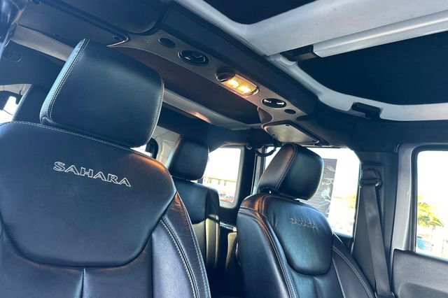 Used 2017 Jeep Wrangler Unlimited Sahara w/ Connectivity Group image 19
