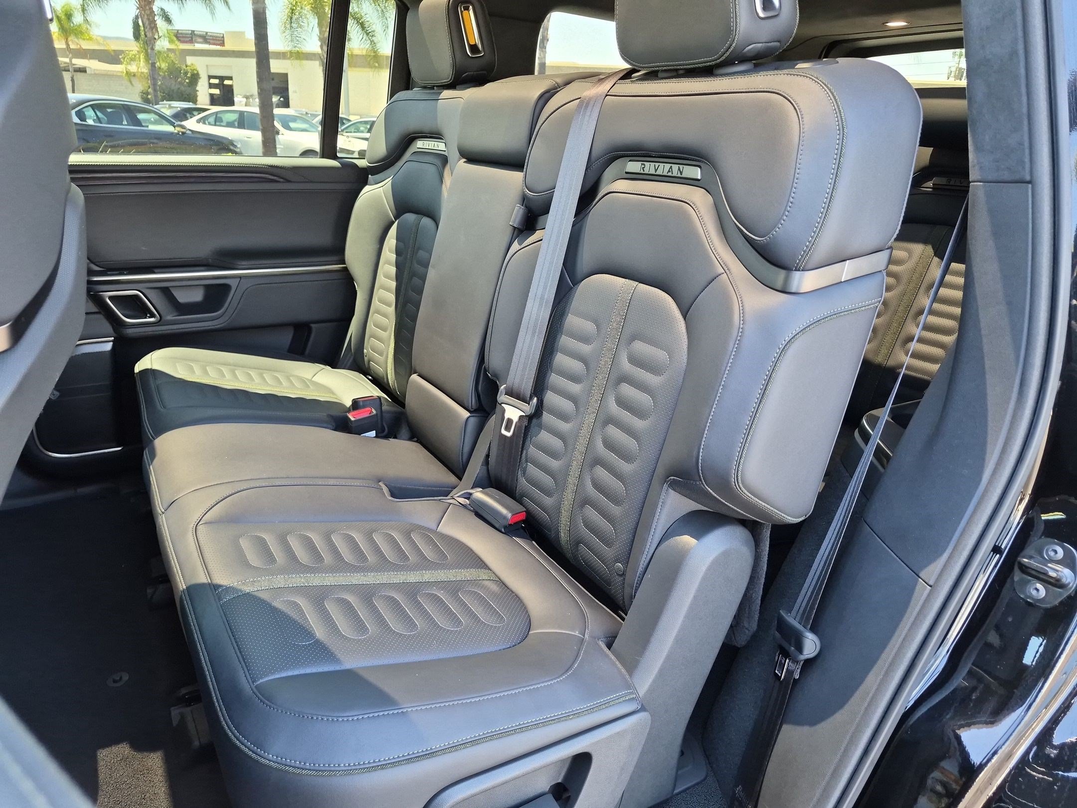 Used 2023 Rivian R1S Adventure AWD/4WD image 30