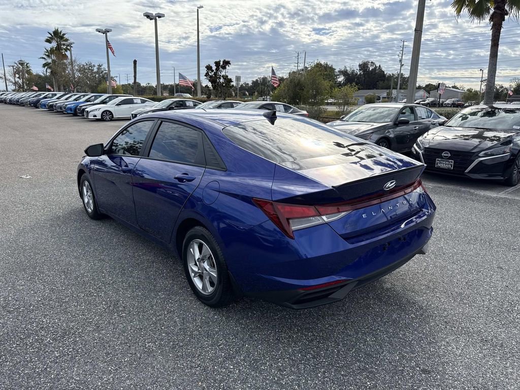 Used 2023 Hyundai Elantra SE image 6