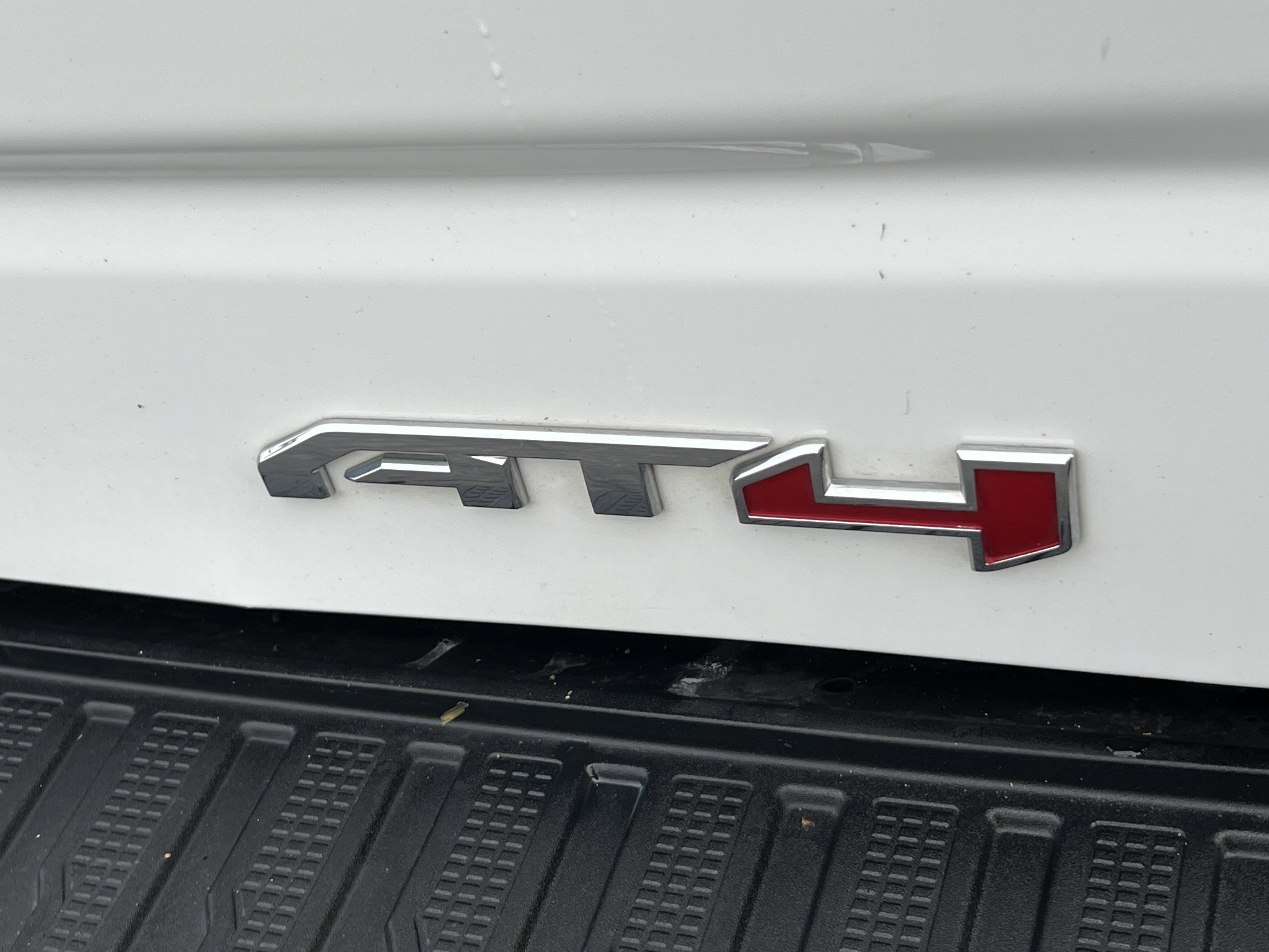 Used 2020 GMC Sierra 1500 AT4 w/ AT4 Premium Package AWD/4WD image 9