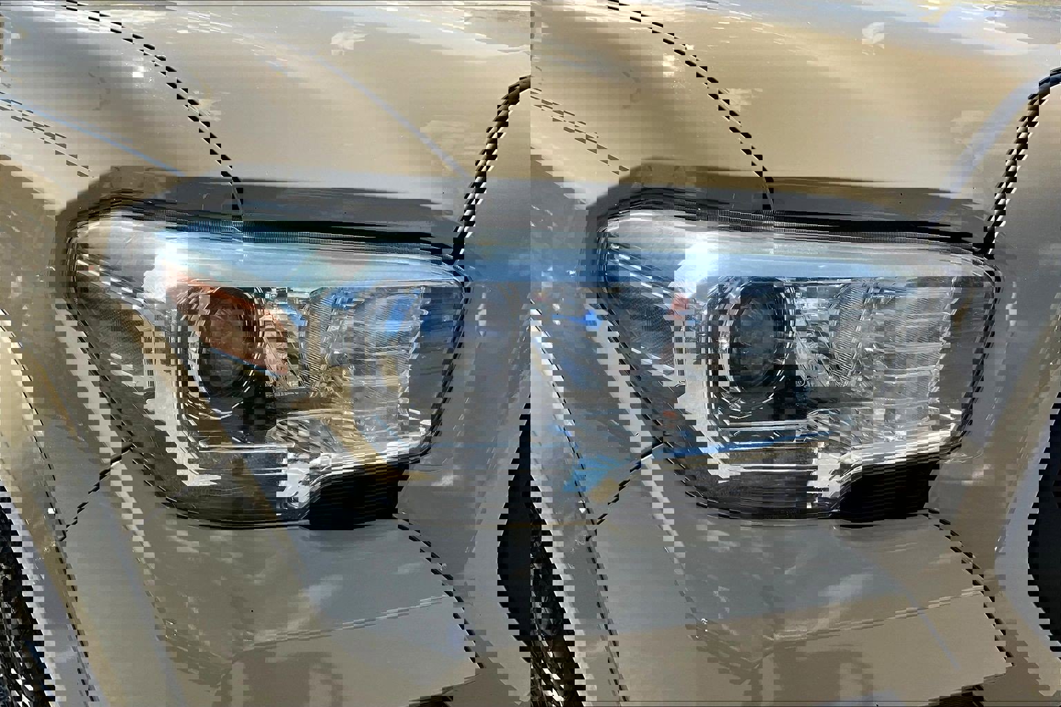 Used 2016 Toyota Tacoma TRD Sport w/ Towing Package image 30