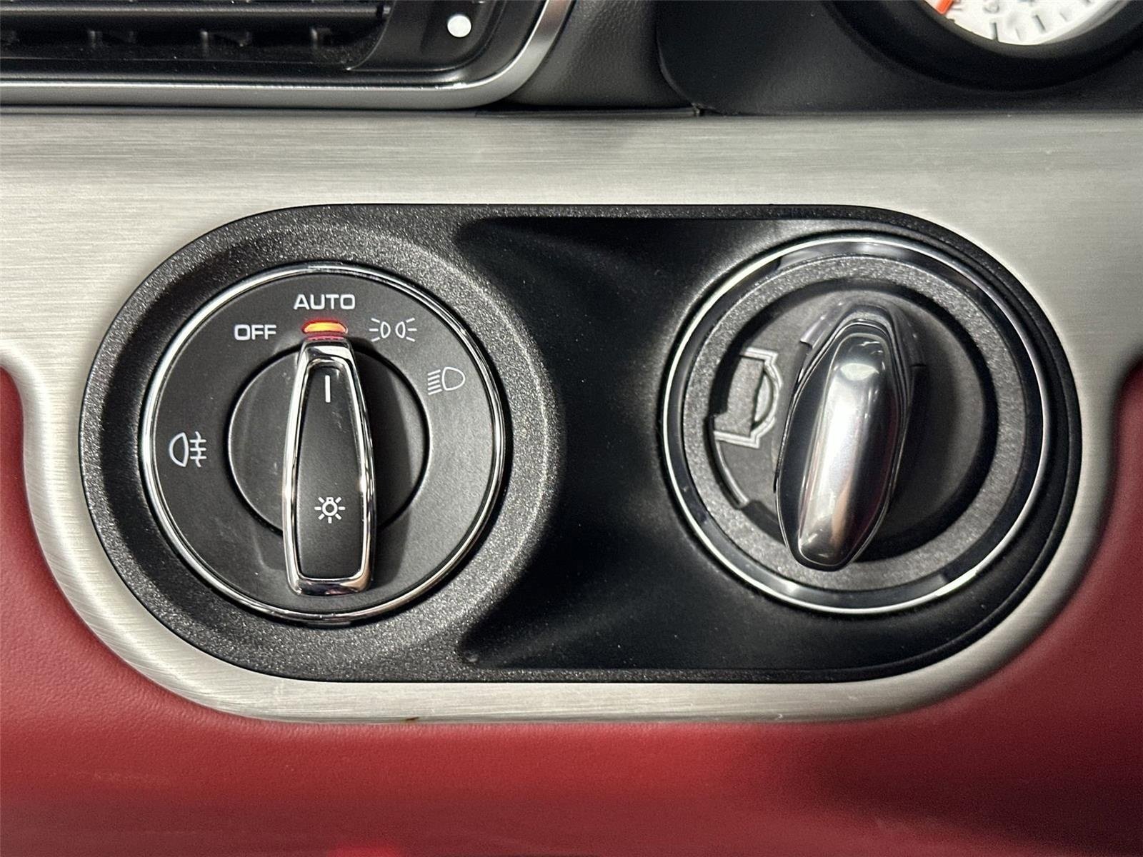 Used 2017 Porsche 911 Turbo S image 22