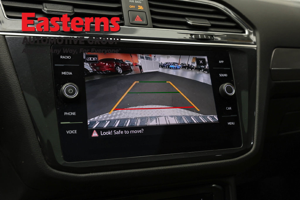 Used 2023 Volkswagen Tiguan SE AWD/4WD image 19