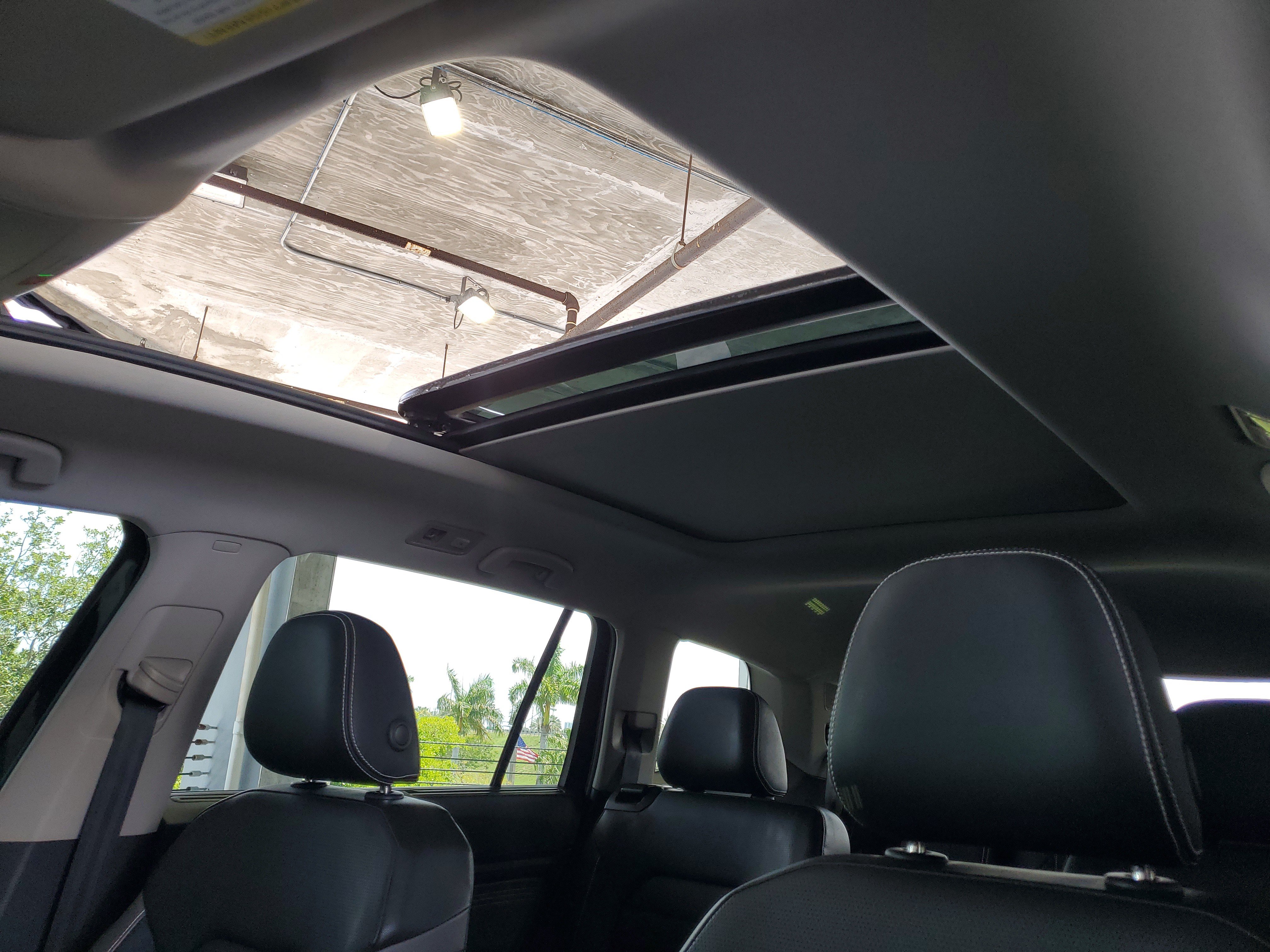 Used 2023 Volkswagen Atlas SEL Premium AWD/4WD image 21