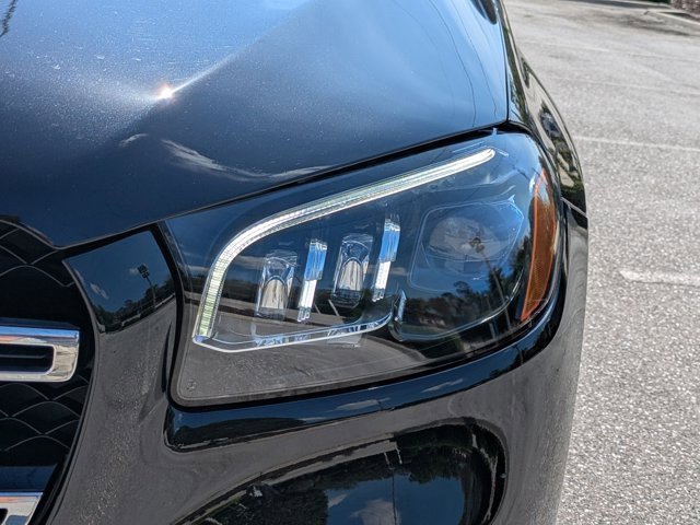 Used 2023 Mercedes-Benz GLS 580 4MATIC image 10