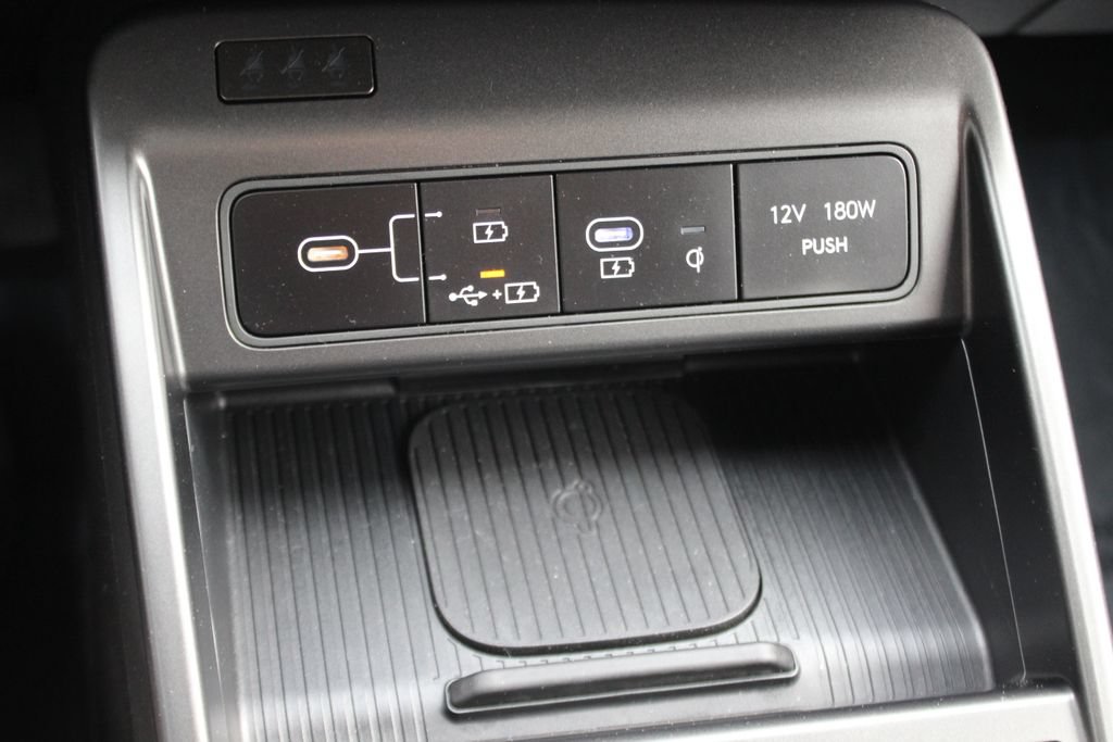 Used 2026 Hyundai Kona SEL Premium AWD/4WD image 13