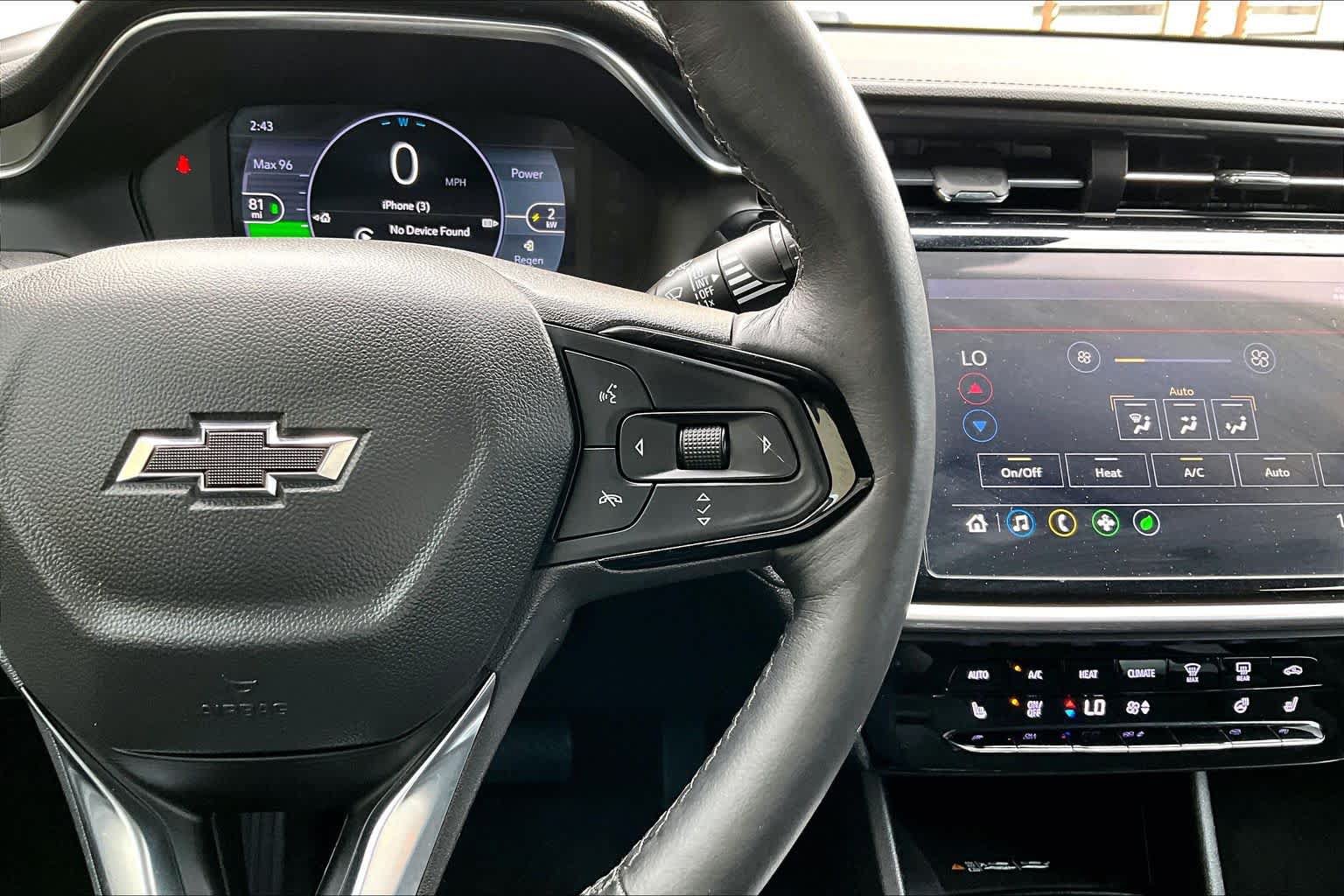 Used 2022 Chevrolet Bolt EUV LT w/ Comfort Package FWD image 24
