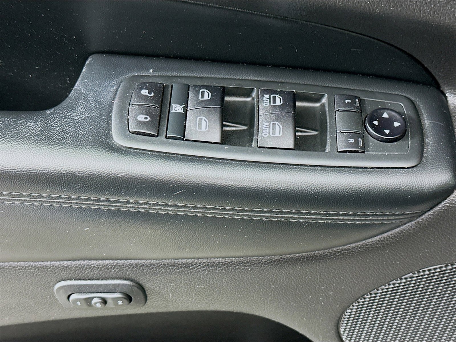 Used 2021 Jeep Grand Cherokee Limited w/ Trailer Tow Group IV image 18