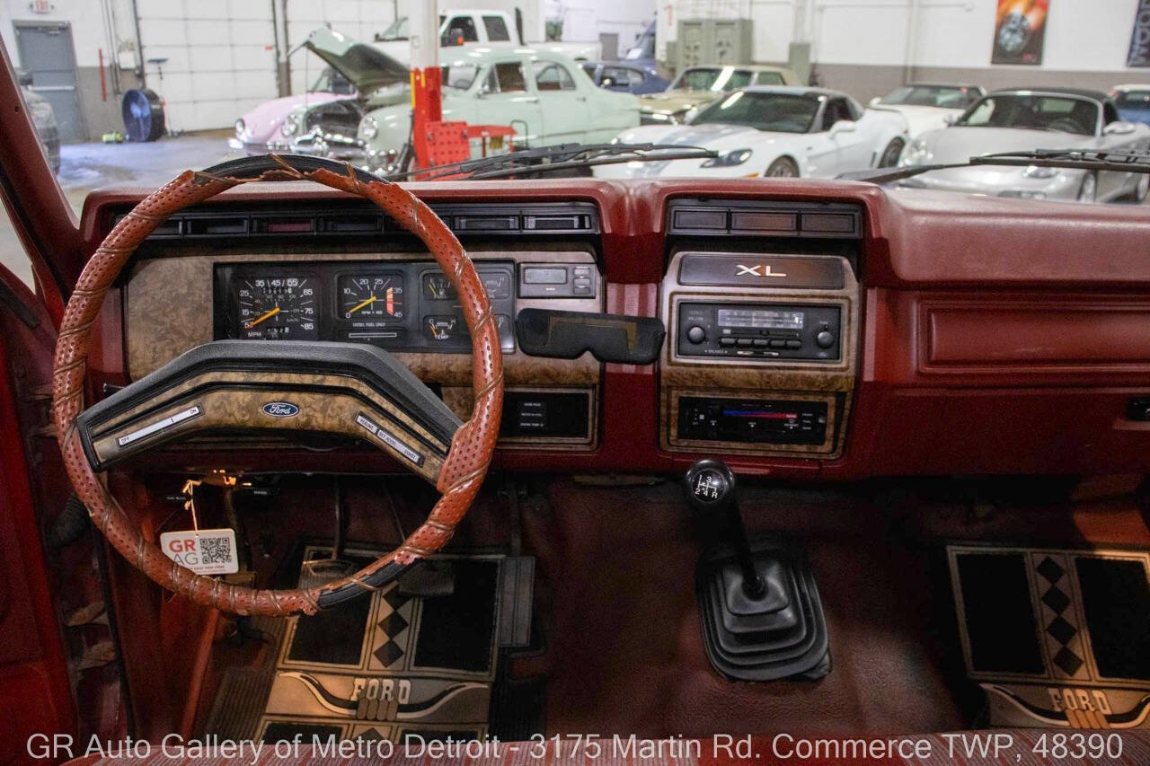 Used 1986 Ford F350 2WD Regular Cab image 16