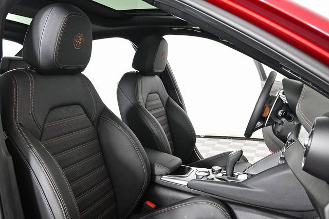 New 2025 Alfa Romeo Giulia w/ Driving Assist Package RWD image 25