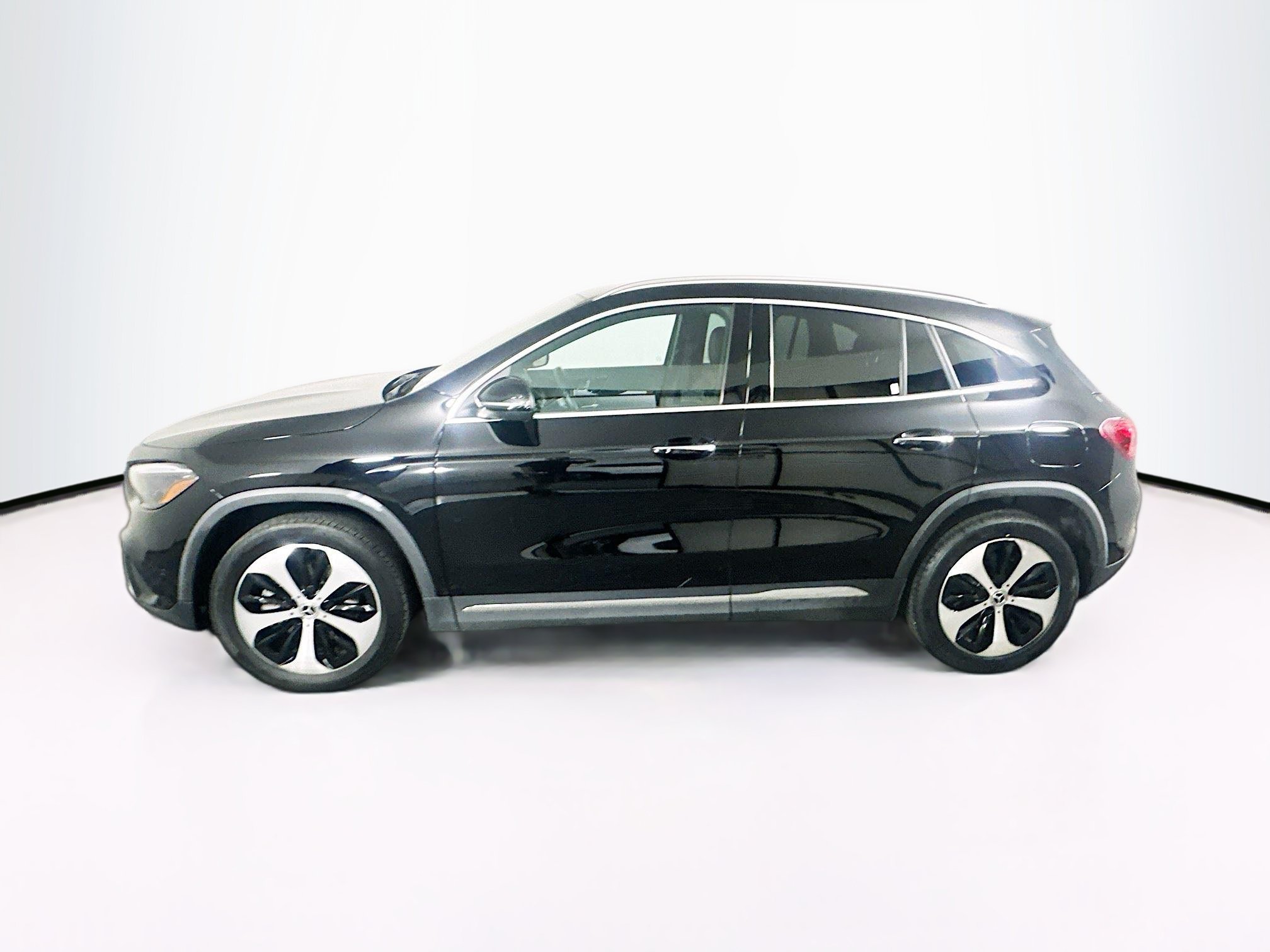 Used 2025 Mercedes-Benz GLA 250 image 4