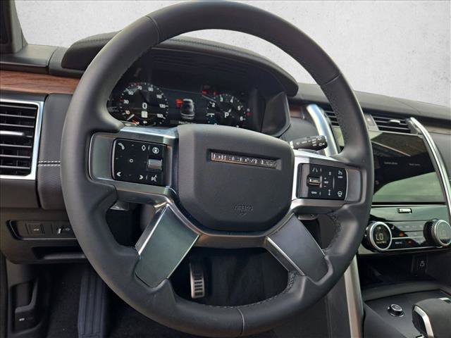 Used 2025 Land Rover Discovery Dynamic SE AWD/4WD image 11