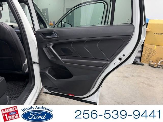 Used 2024 Volkswagen Tiguan SEL R-Line image 29