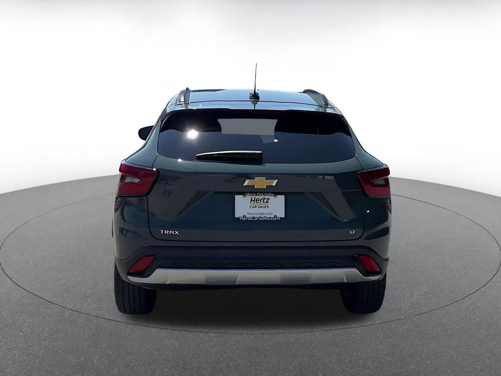 Used 2025 Chevrolet Trax LT FWD image 12
