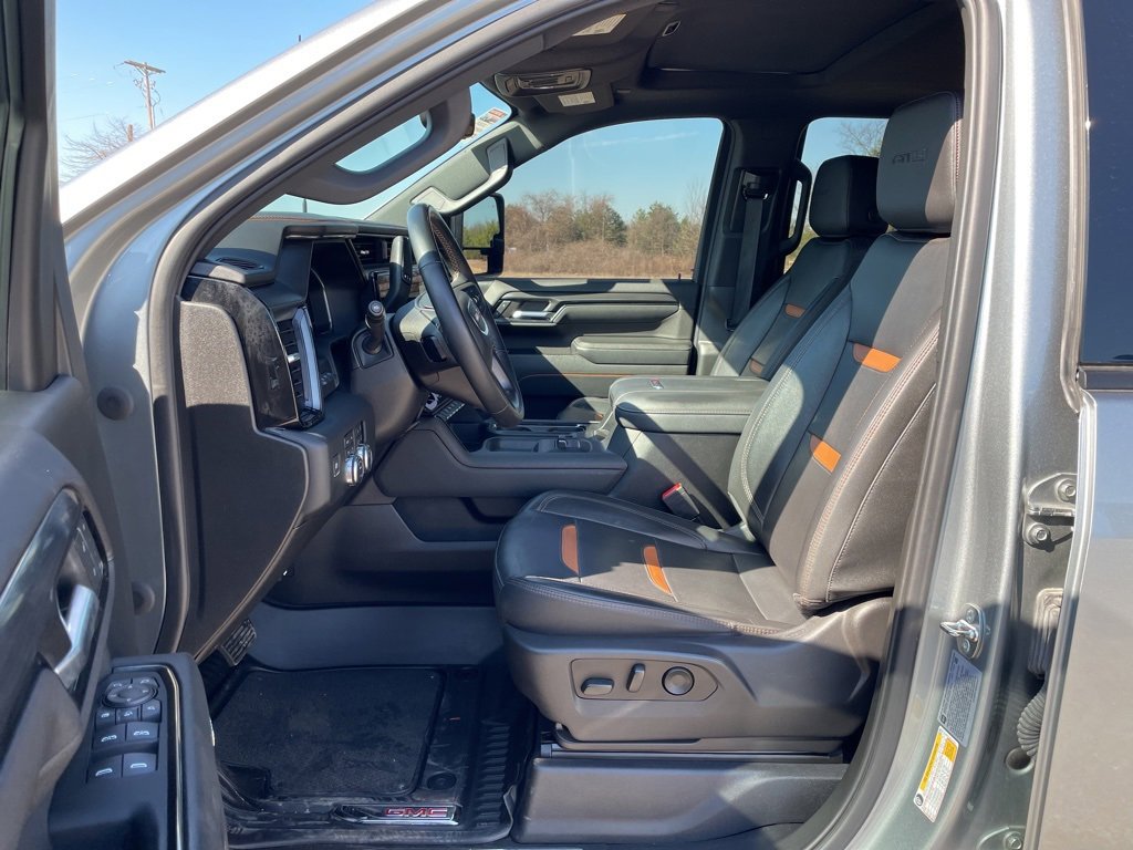 Used 2024 GMC Sierra 2500 AT4 w/ AT4 Premium Plus Package image 12