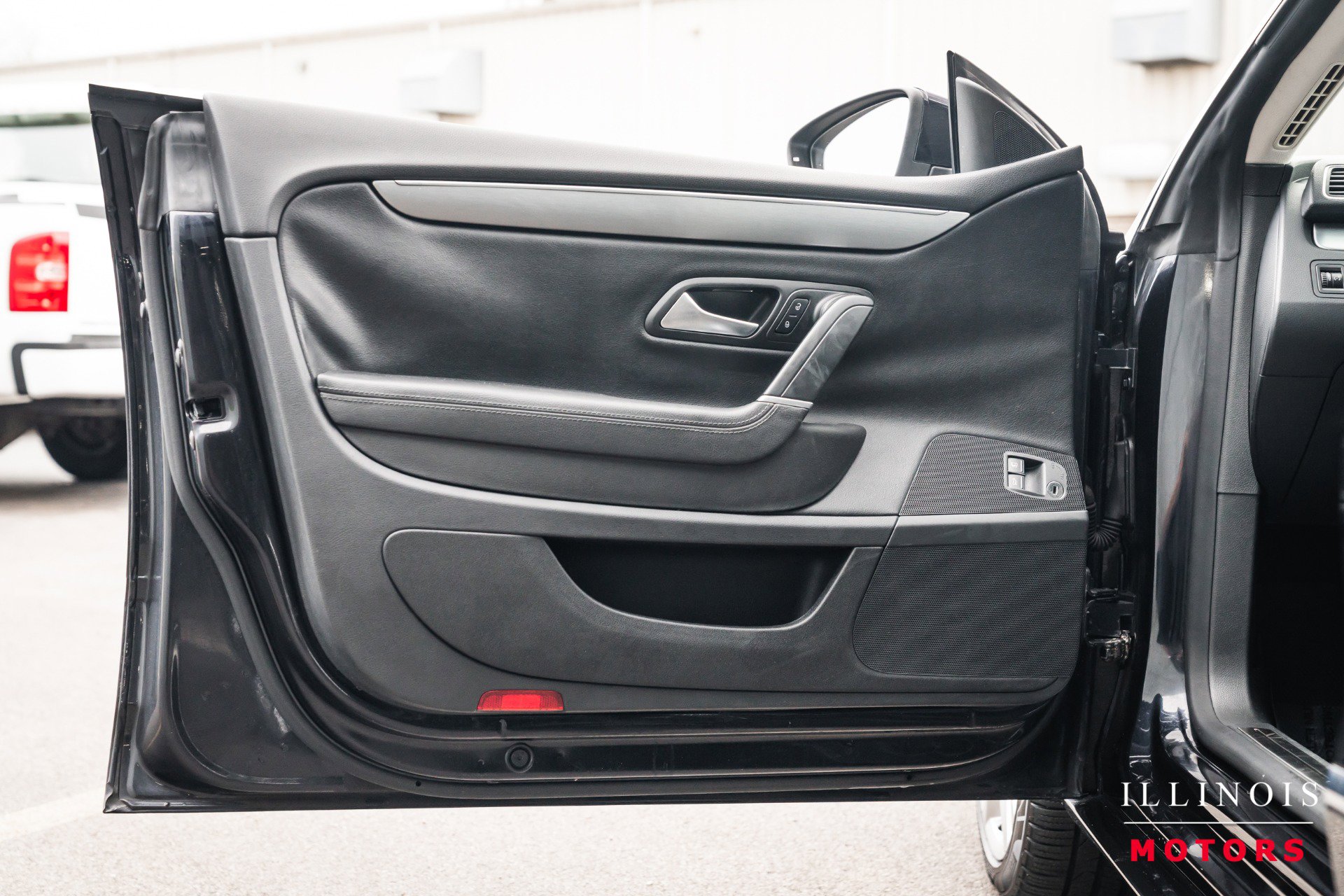 Used 2013 Volkswagen CC Lux FWD image 17