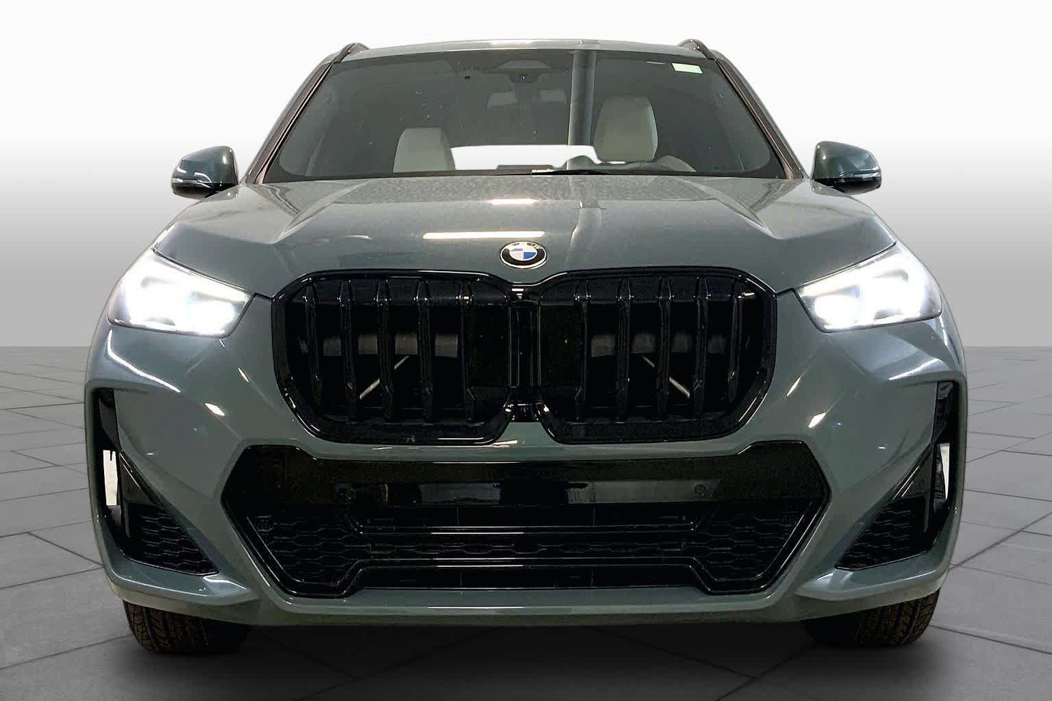 New 2026 BMW X1 xDrive28i w/ Technology Package AWD/4WD image 3