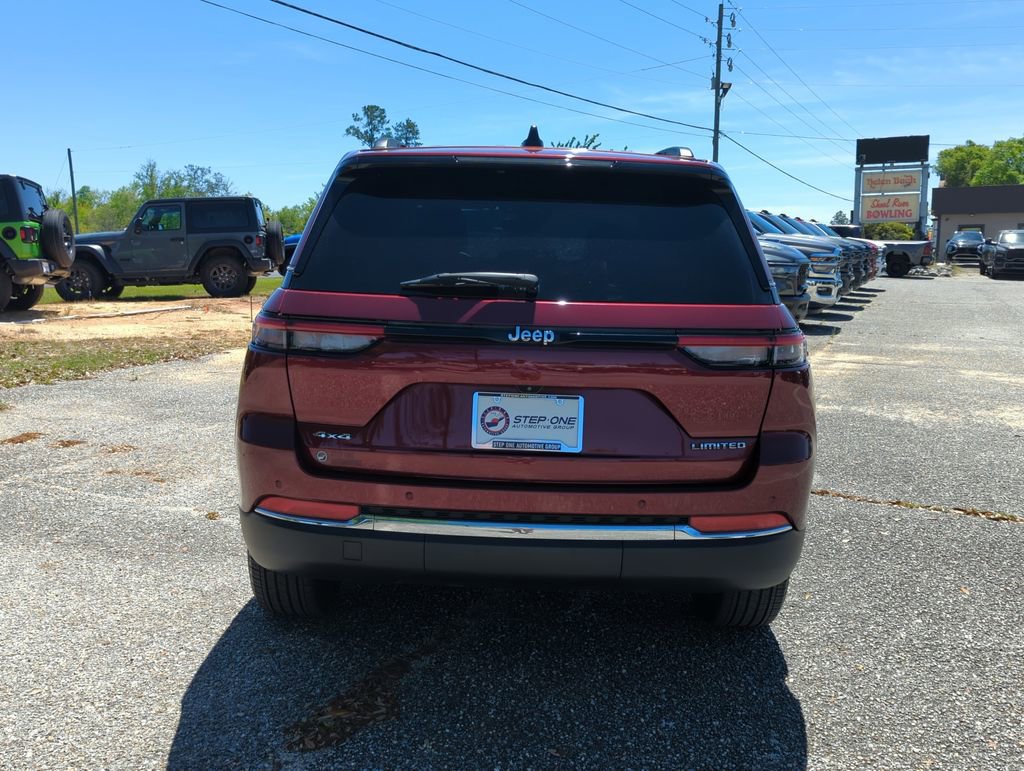 Used 2022 Jeep Grand Cherokee Limited image 6