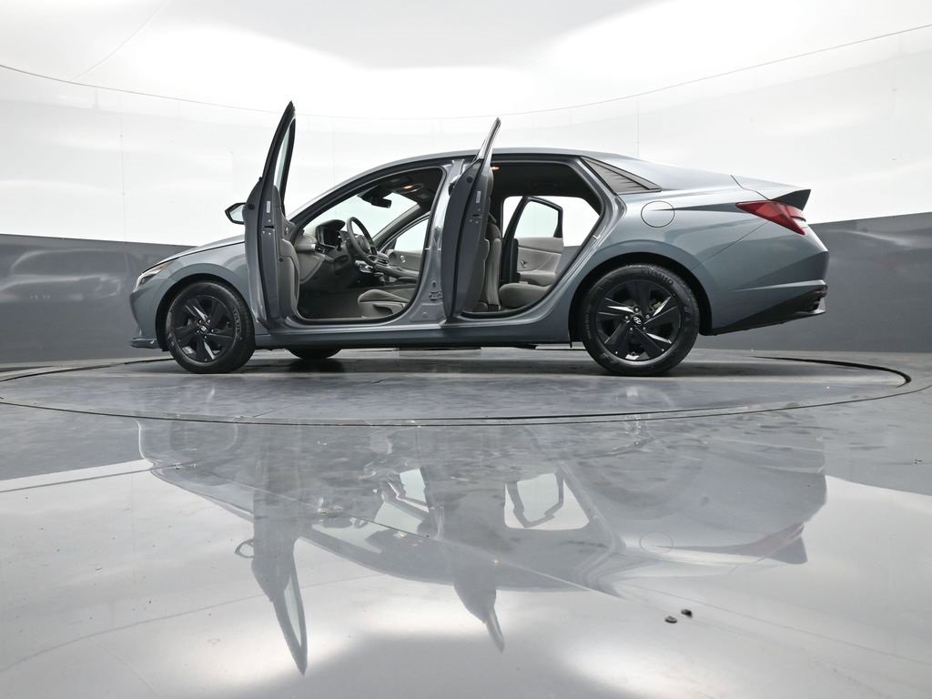 Certified 2022 Hyundai Elantra SEL w/ Cargo Package image 48