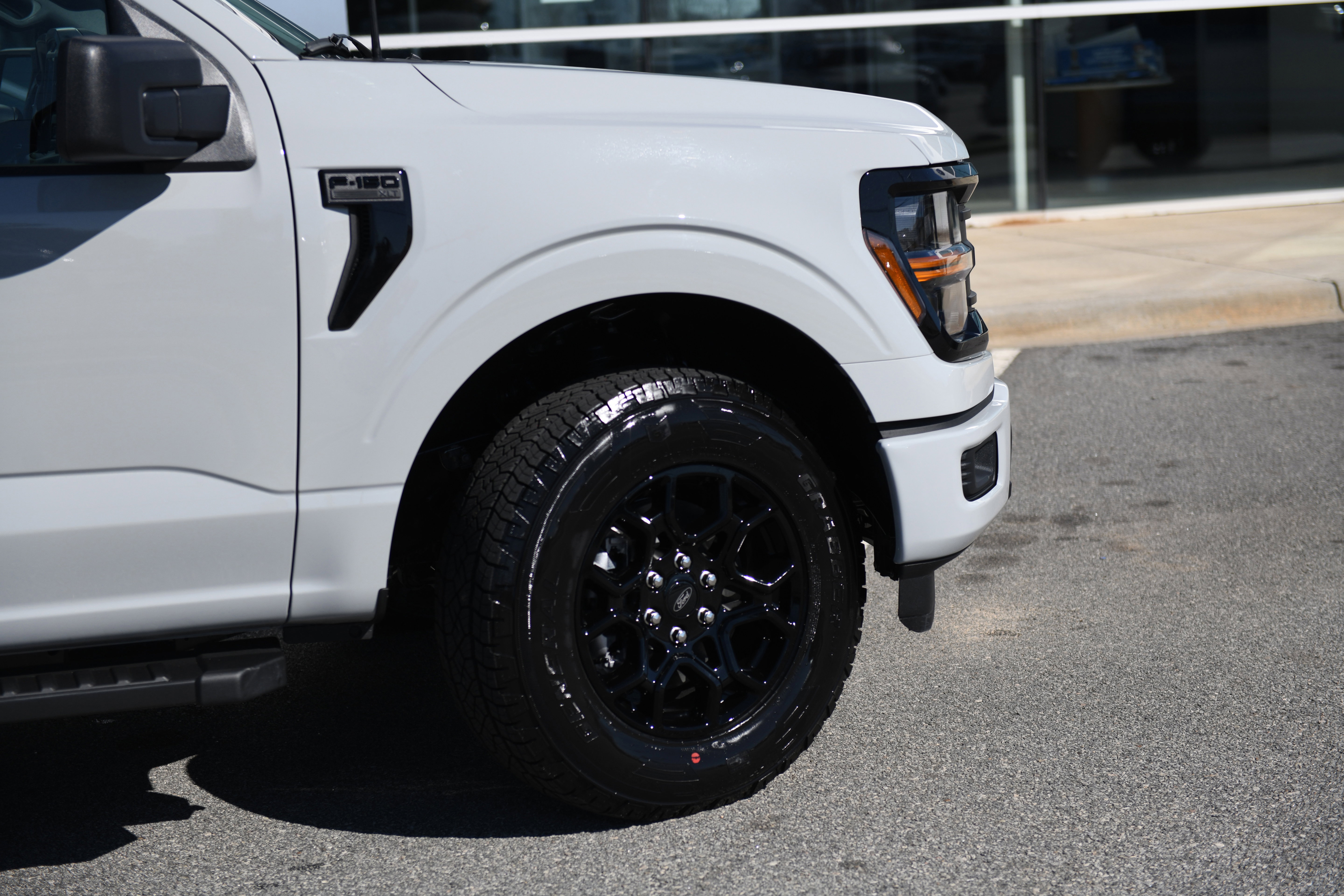 New 2026 Ford F150 XLT w/ FX4 Off-Road Package image 3