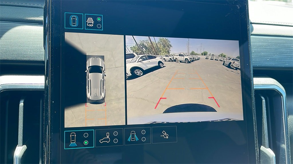 New 2025 GMC Acadia AT4 w/ Luxury Package image 19