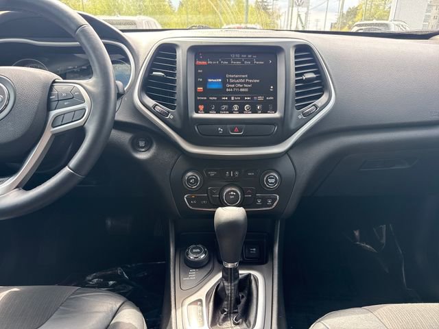 Used 2018 Jeep Cherokee Latitude Plus w/ Cold Weather Group image 21