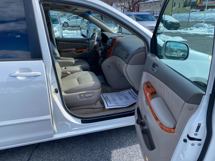 Used 2007 Toyota Sienna XLE Limited FWD image 14