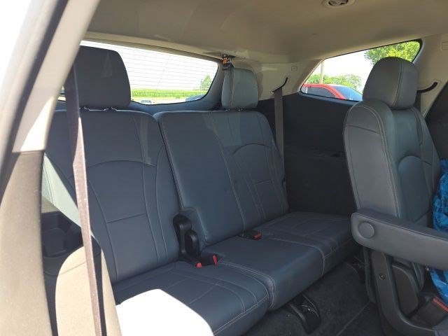 Used 2019 Buick Enclave Essence AWD/4WD image 14