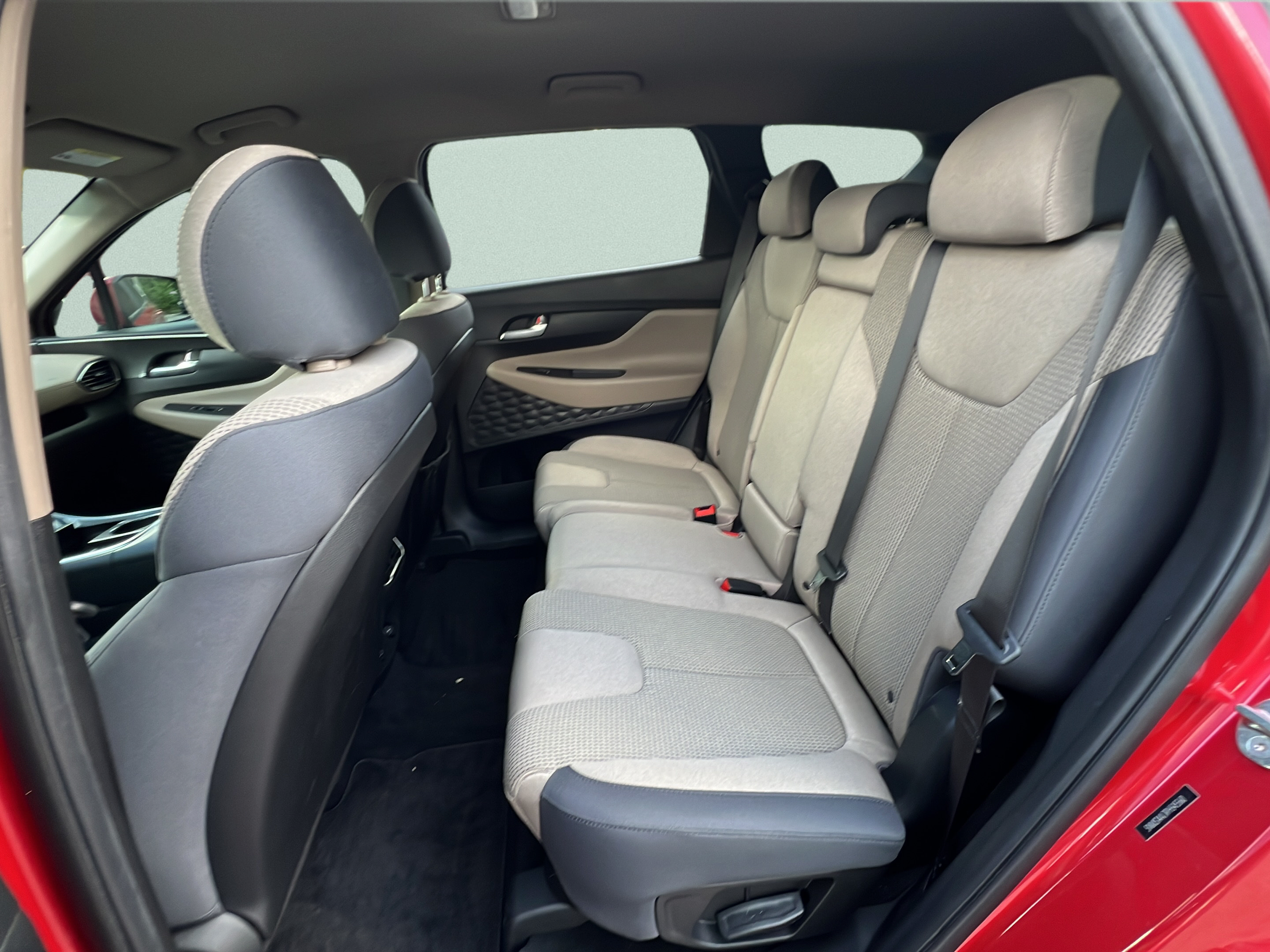 Used 2023 Hyundai Santa Fe SE FWD image 13