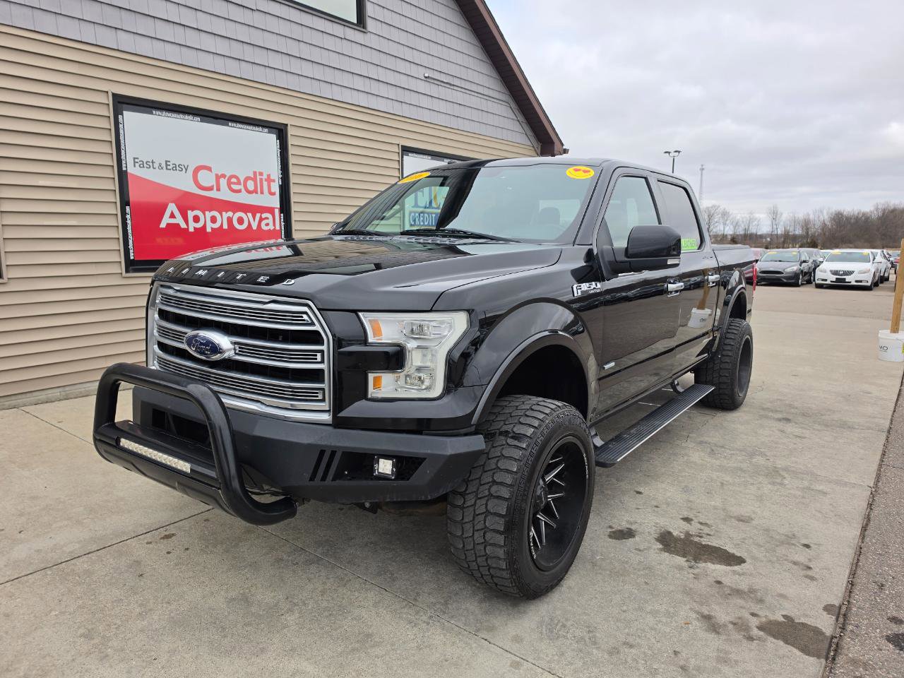 Used 2016 Ford F150 Limited image 2