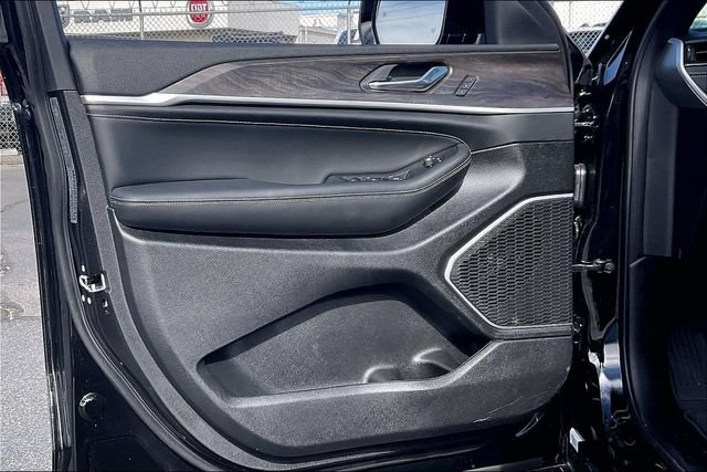 New 2026 Jeep Grand Cherokee L Limited AWD/4WD image 24