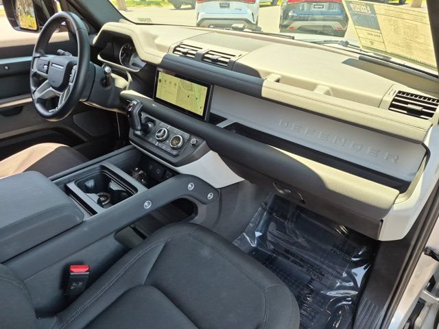 Used 2023 Land Rover Defender 110 AWD/4WD image 31