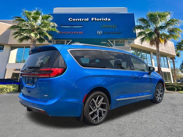 New 2027 Chrysler Pacifica Pinnacle w/ Theater Group AWD/4WD image 5